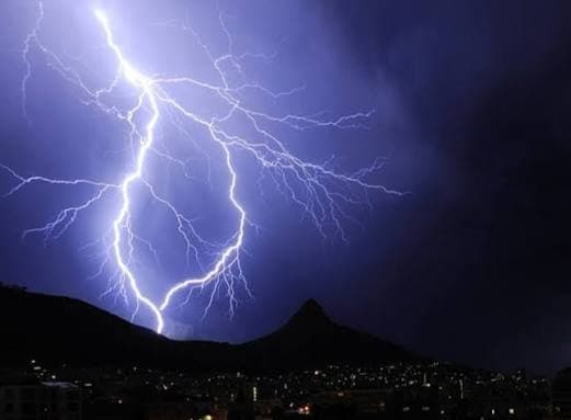 Strong Lightning Warning for Several Areas