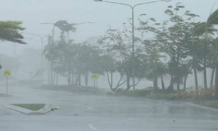 Bad Weather Affects 15 Districts